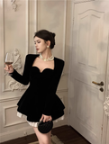 Vintage Black Sweetheart Design A-line Long-sleeved Homecoming Dress HZ1024